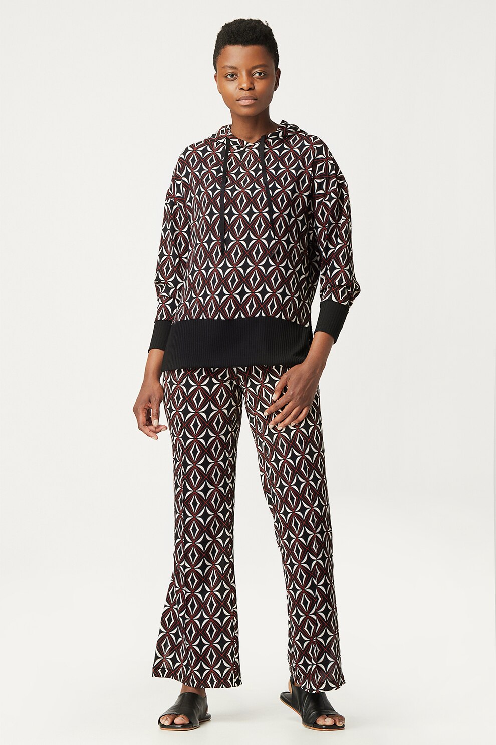 Antonia M, Hanorac cu model geometric, Negru/Alb/Rosu