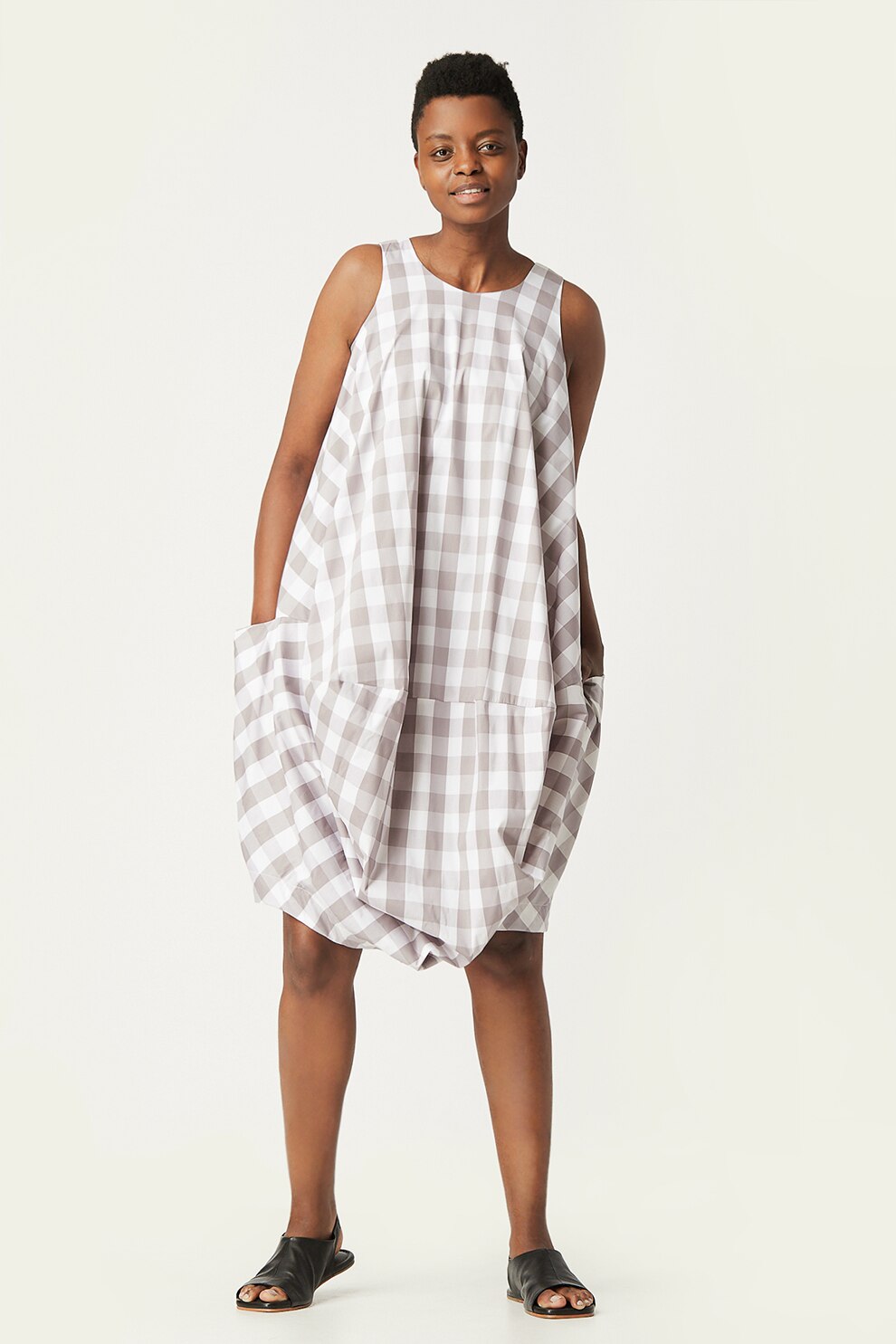 Antonia M, Rochie asimetrica in carouri, fara maneci, Gri deschis/Maro camel, S-M