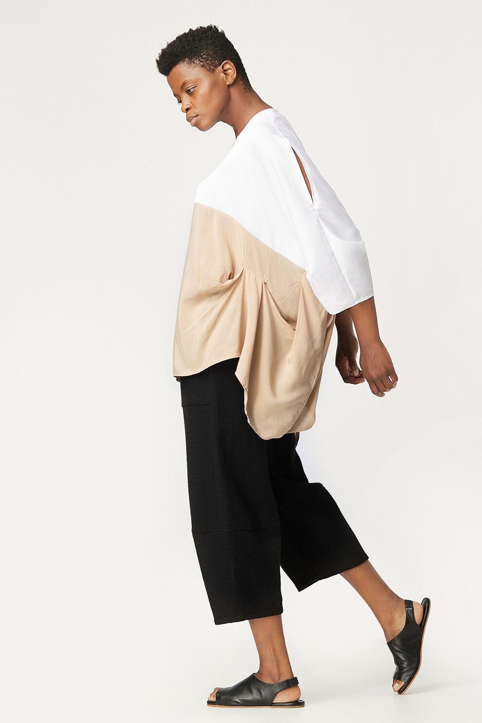 Antonia M, Bluza lejera cu decolteu barcuta, Alb/Crem, One Size