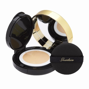 Fond de ten Guerlain Parure Gold Cushion, 01N Pale Beige, 15 g Fond de ten Guerlain Parure Gold Cushion, 01N Pale Beige, 15 g