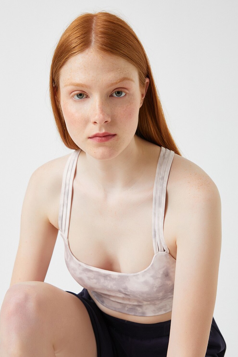 KOTON, Sutien sport cu bretele incrucisate pe spate, Alb prafuit/Lila prafuit