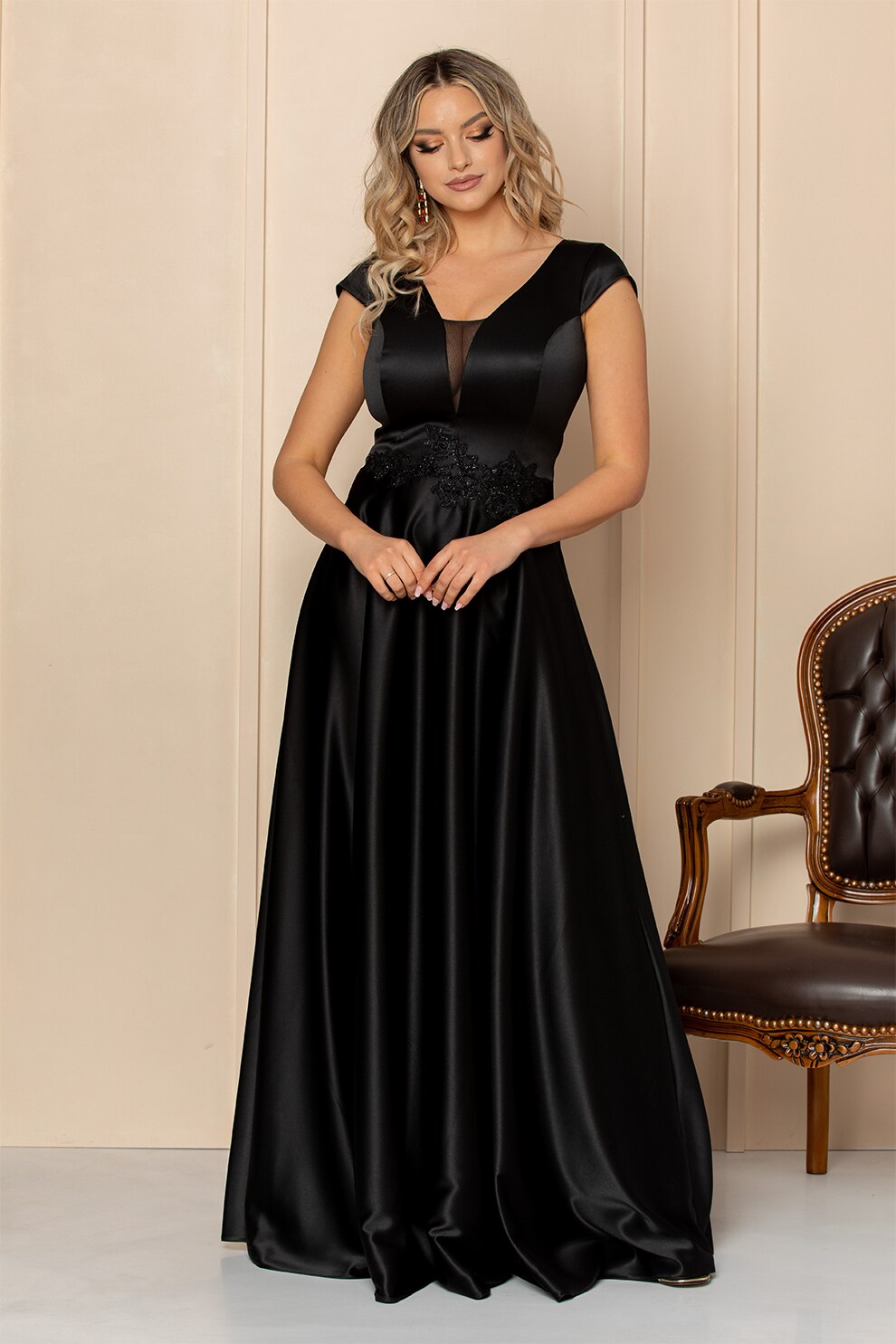 BAROCCA, Rochie maxi din satin cu aplicatie cu broderie florala, Negru