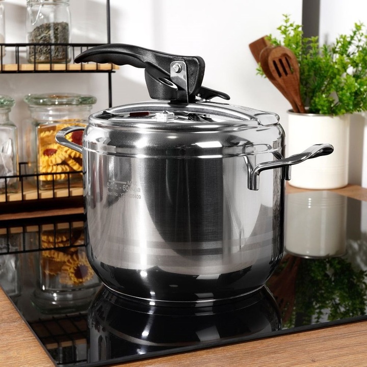 Oala Sub Presiune Din Inox, Orion, Profi, 5 L, 23.5x23.5 cm, Material Otel Inoxidabil, Inaltime Cu Capac 23.5 cm, Inaltime Fara Capac 17 cm, Fund Triplu, Argintiu