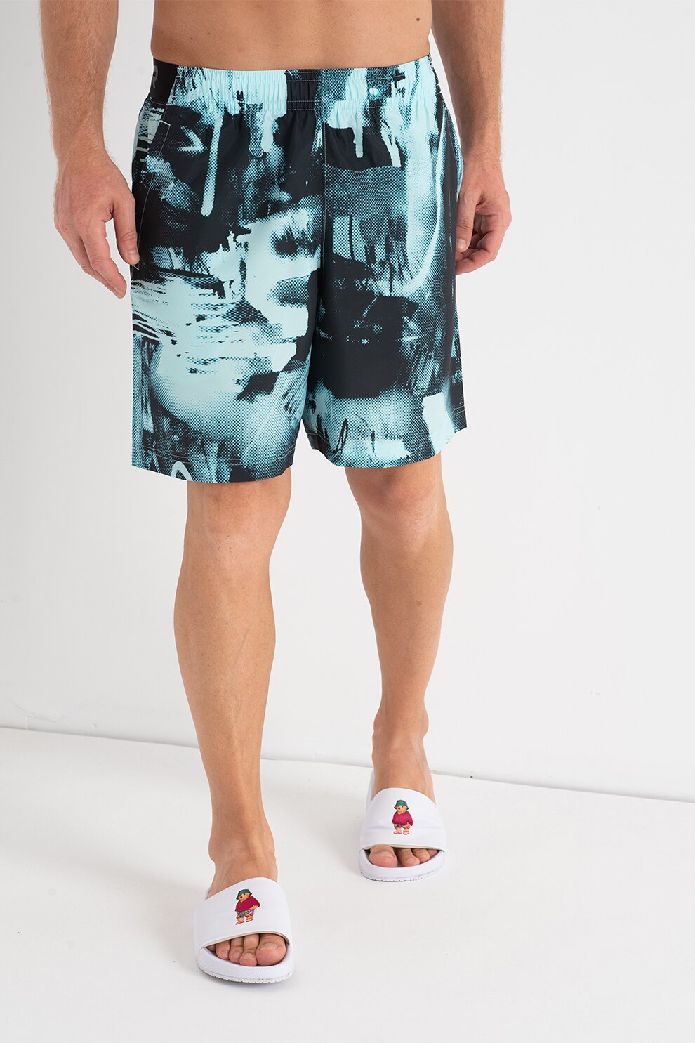 Under Armour, Pantaloni scurti de baie cu imprimeu si buzunare laterale Adapt, Negru/Verde menta