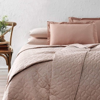 Cuvertura matlasata din bumbac 100%, 240x260cm, TAC, Bej Cuvertura matlasata din bumbac 100%, 240x260cm, TAC, Bej