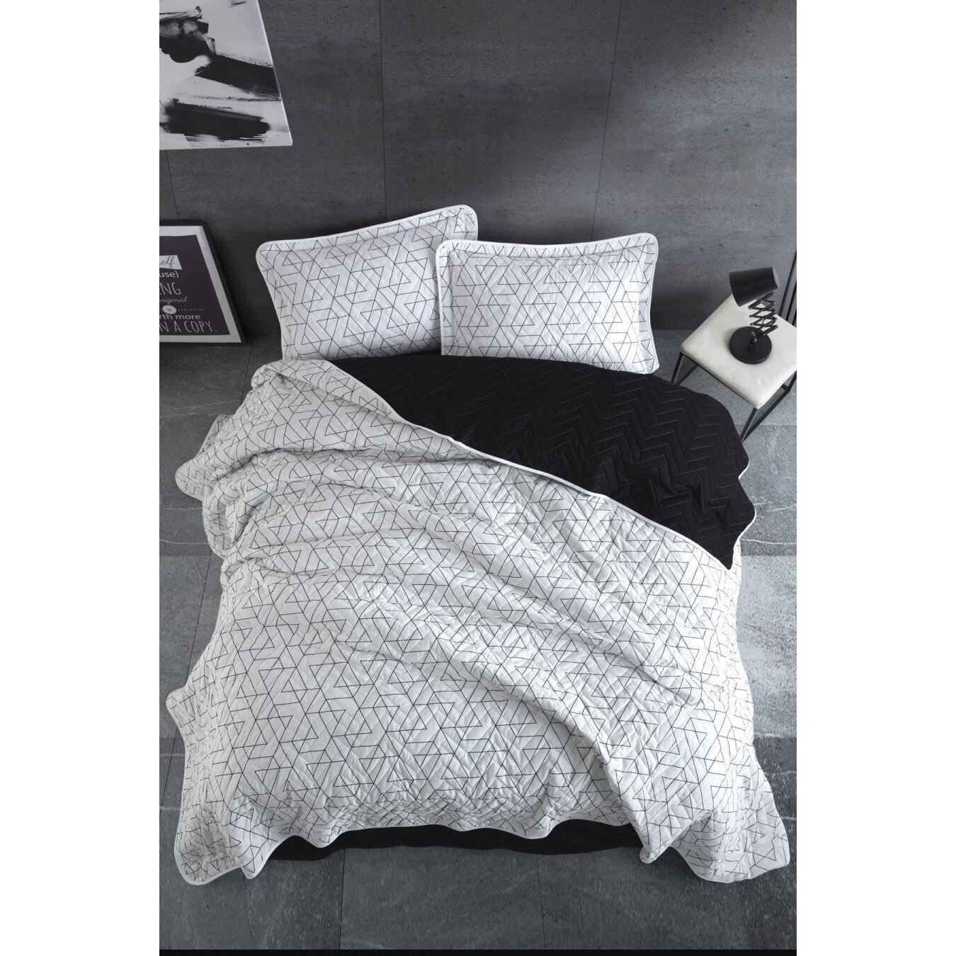 Cuvertura matlasata 240 x 260 cm cu 2 fete perna bumbac 100%, 3 piese, Pucioasa, Monza V2