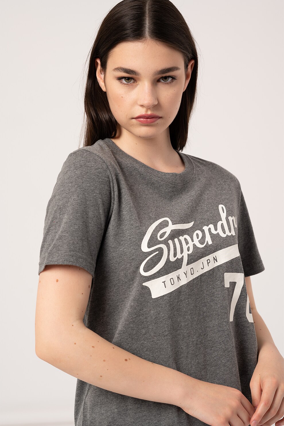 SUPERDRY, Tricou din bumbac cu decolteu la baza gatului, Gri inchis melange/Alb