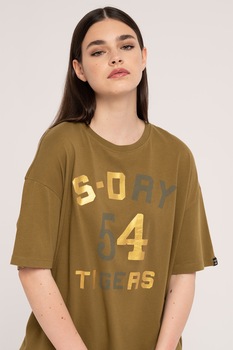 SUPERDRY, Tricou lejer cu decolteu la baza gatului si logo, Kaki/Auriu SUPERDRY, Tricou lejer cu decolteu la baza gatului si logo, Kaki/Auriu