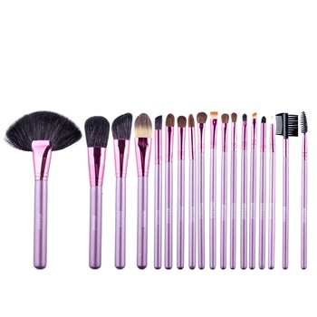 Set pensule makeup, Megaga, cu husa neagra, 18 buc Set pensule makeup, Megaga, cu husa neagra, 18 buc