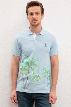 U.S. Polo Assn., Tricou polo slim fit cu imprimeu tropical, Albastru deschis U.S. Polo Assn., Tricou polo slim fit cu imprimeu tropical, Albastru deschis