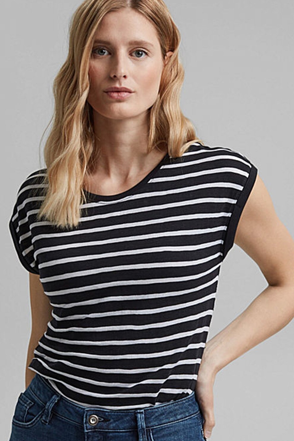 Esprit, Tricou din amestec de bumbac organic, cu dungi, Negru/Alb