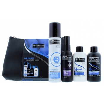 Set 5 piese Tresemme, Sampon 100 ml, Balsam 100 ml, Spray impotriva caldurii 60 ml, Fixativ de inghet 100 ml, Geanta Set 5 piese Tresemme, Sampon 100 ml, Balsam 100 ml, Spray impotriva caldurii 60 ml, Fixativ de inghet 100 ml, Geanta