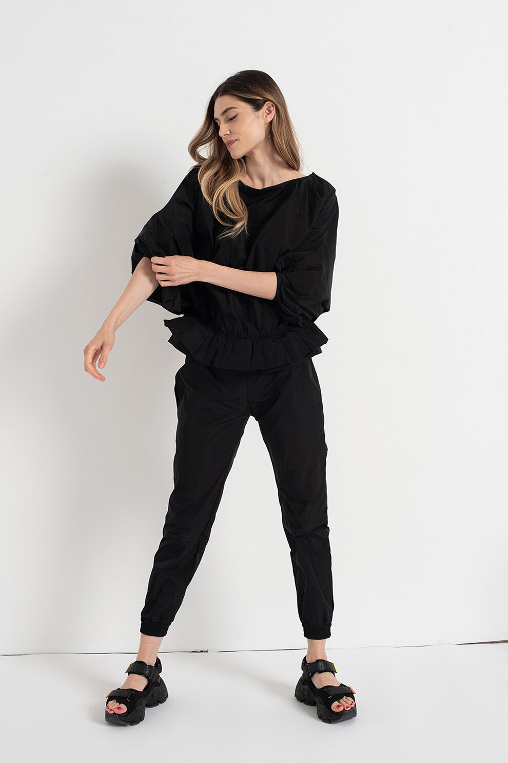 Amazing, Set de bluza cu terminatie peplu si pantaloni, Negru