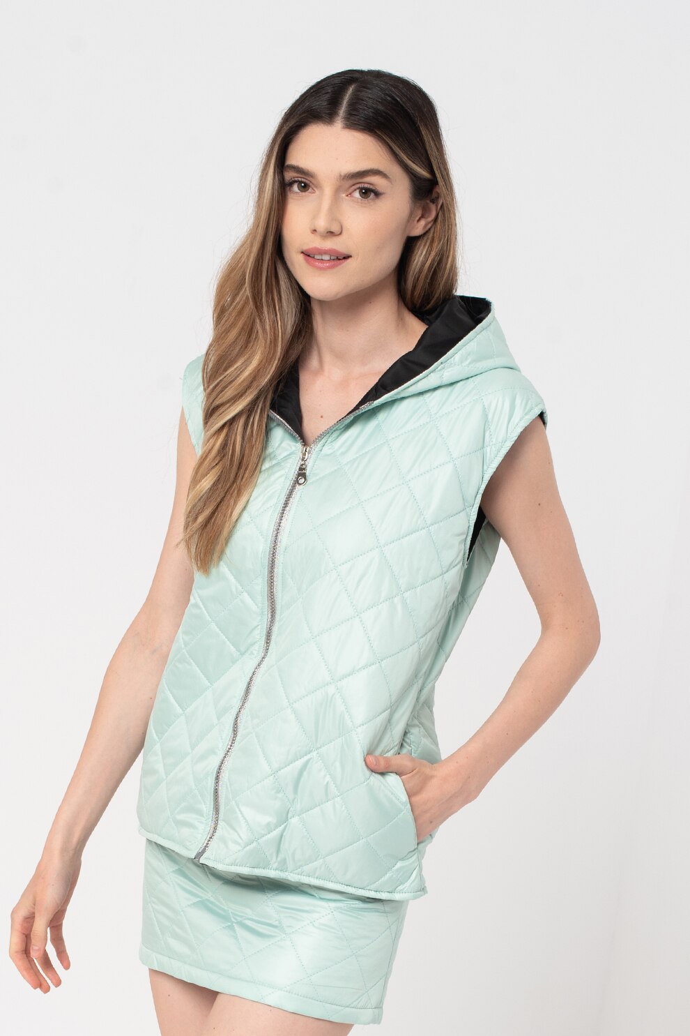 Amazing, Set de vesta si fusta cu aspect matlasat, Verde pal