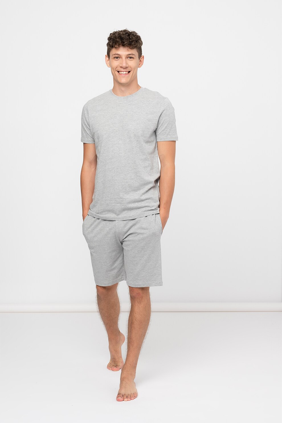 BRAVE SOUL, Set de tricou de bumbac cu decolteu la baza gatului si pantaloni sport scurti, Gri deschis melange