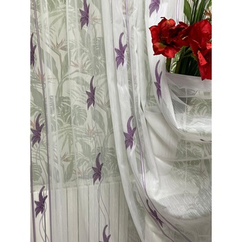 Perdea alba 300x245cm brodata cu crini stilizati mov, cu rejansa, by Liz Line - RD2113 Perdea alba 300x245cm brodata cu crini stilizati mov, cu rejansa, by Liz Line - RD2113