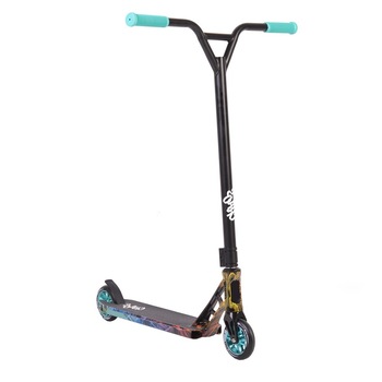 Trotineta Freestyle NOVOKIDS™ Chaos Special Edition, Maner 60 cm latime, Max 100 kg, Frana picior, Cadru si roti aluminiu, Diametru roata 110 mm, Multicolor Camouflage Trotineta Freestyle NOVOKIDS™ Chaos Special Edition, Maner 60 cm latime, Max 100 kg, Frana picior, Cadru si roti aluminiu, Diametru roata 110 mm, Multicolor Camouflage