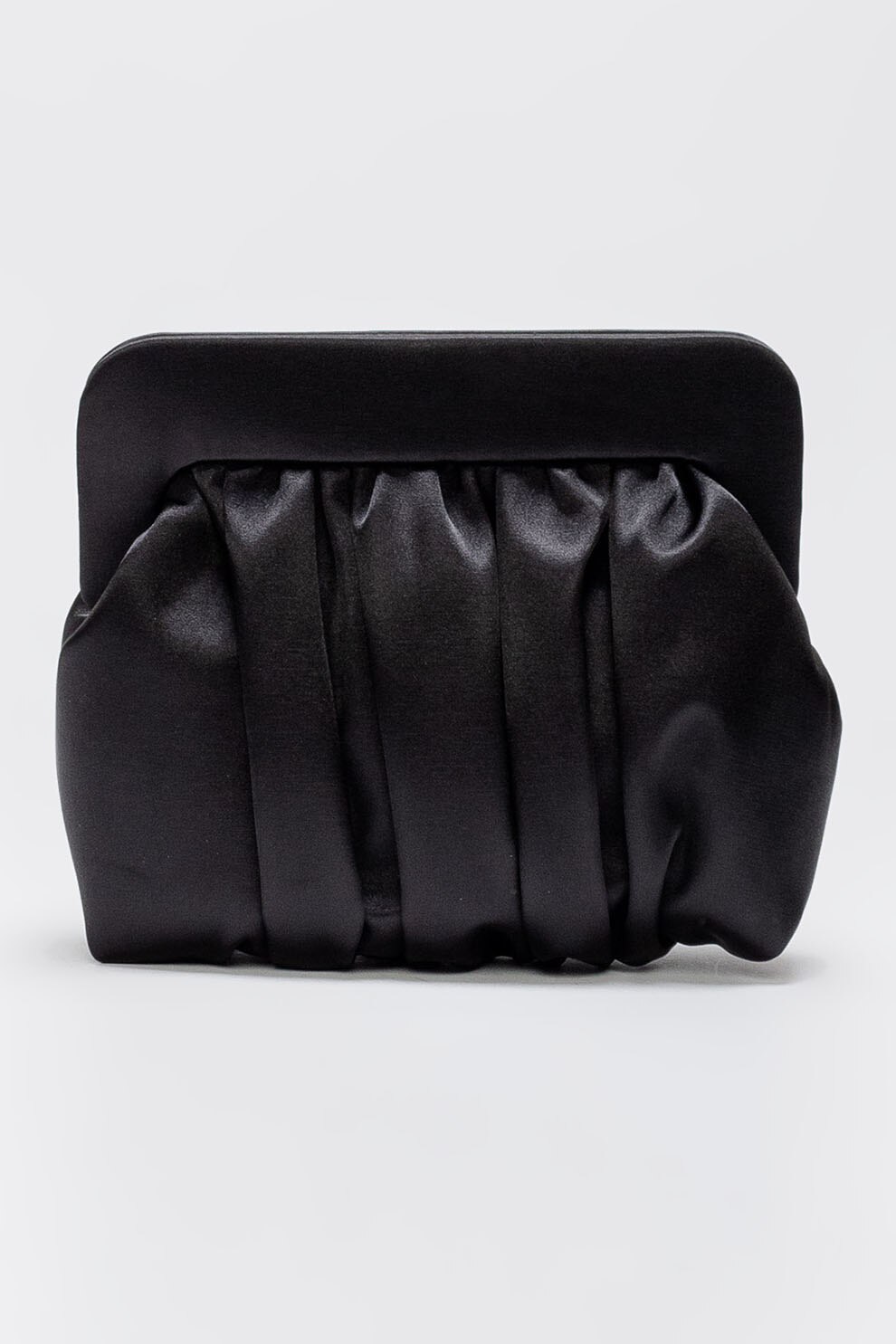 Il Passo, Geanta plic de satin cu bareta din lant Yanira, Negru