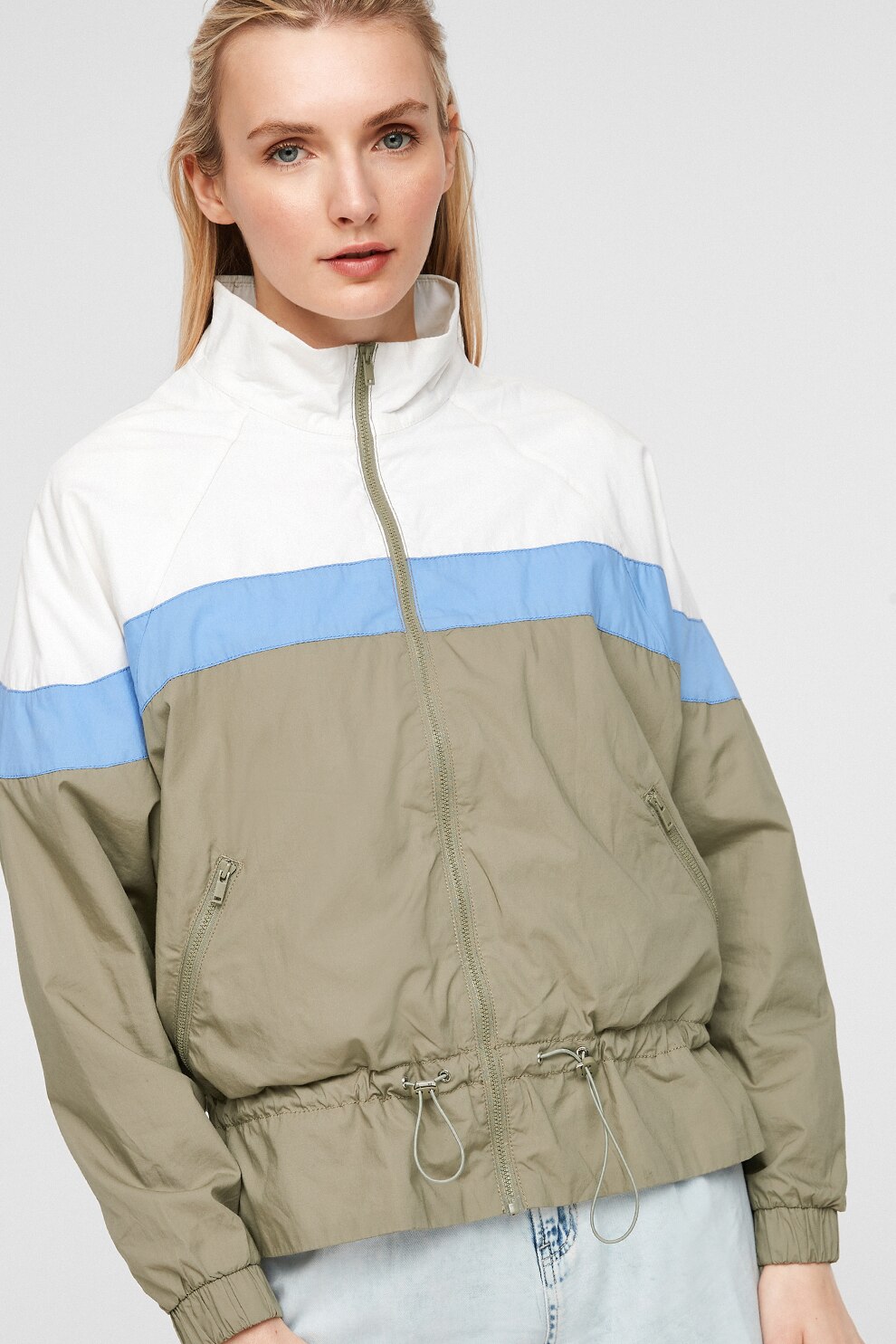 s.Oliver, Jacheta din amestec de lyocell cu snur de ajustare in talie, Kaki/alb/albastru deschis