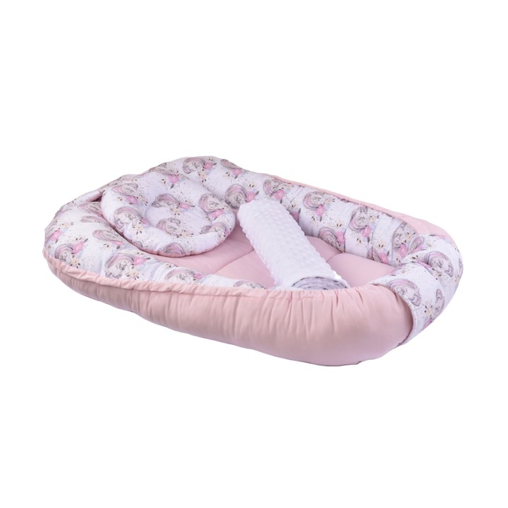 Комплект от 4 части babynest модел еднорози и бледо розово с одеяло плюс бяло