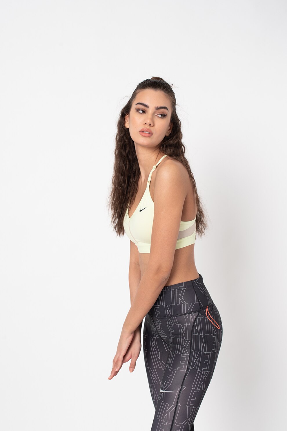 Nike, Bustiera cu decolteu in V si tehnologie Dri-Fit, pentru antrenament Indy, Verde pal