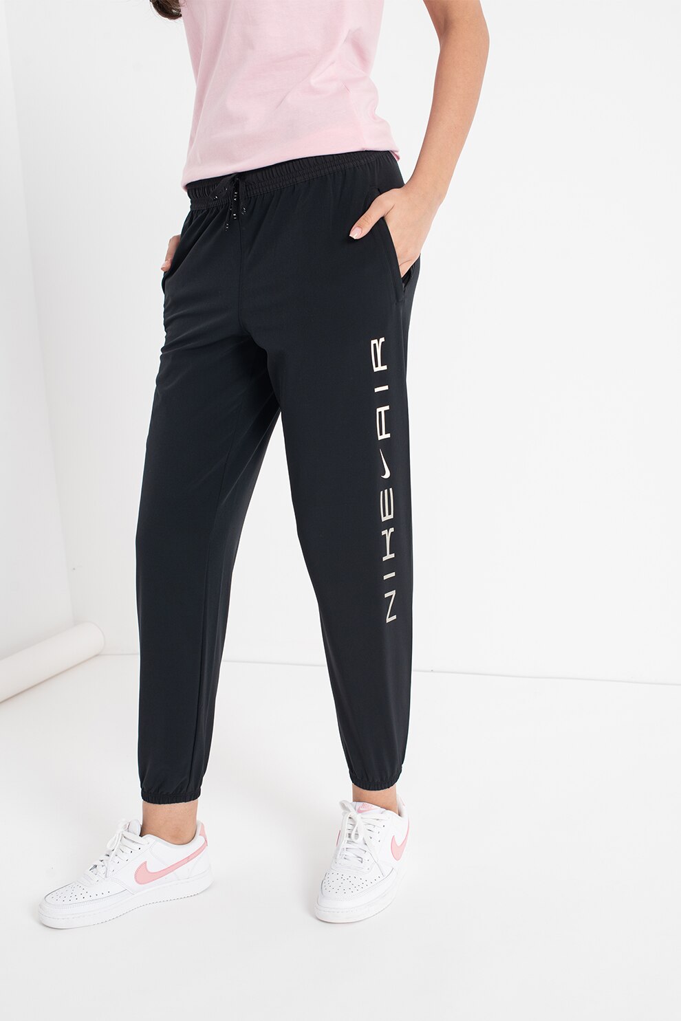 Nike, Pantaloni sport cu Dri-Fit si logo pentru alergare Air, Negru