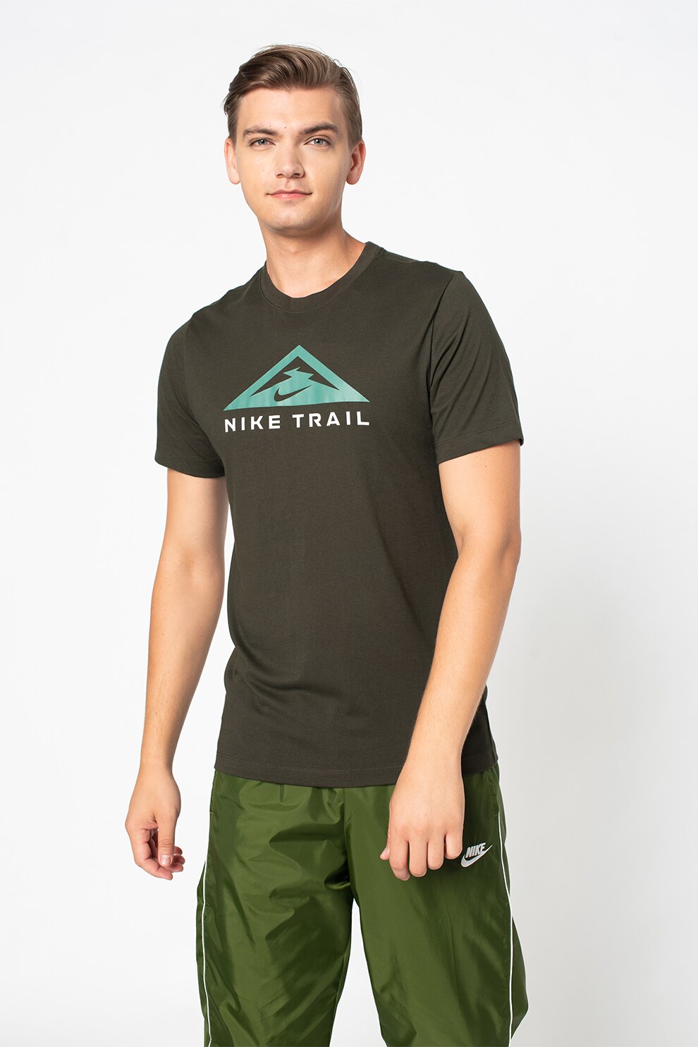 Nike, Tricou cu tehnologie Dri-Fit, pentru alergare Trail, Verde forest