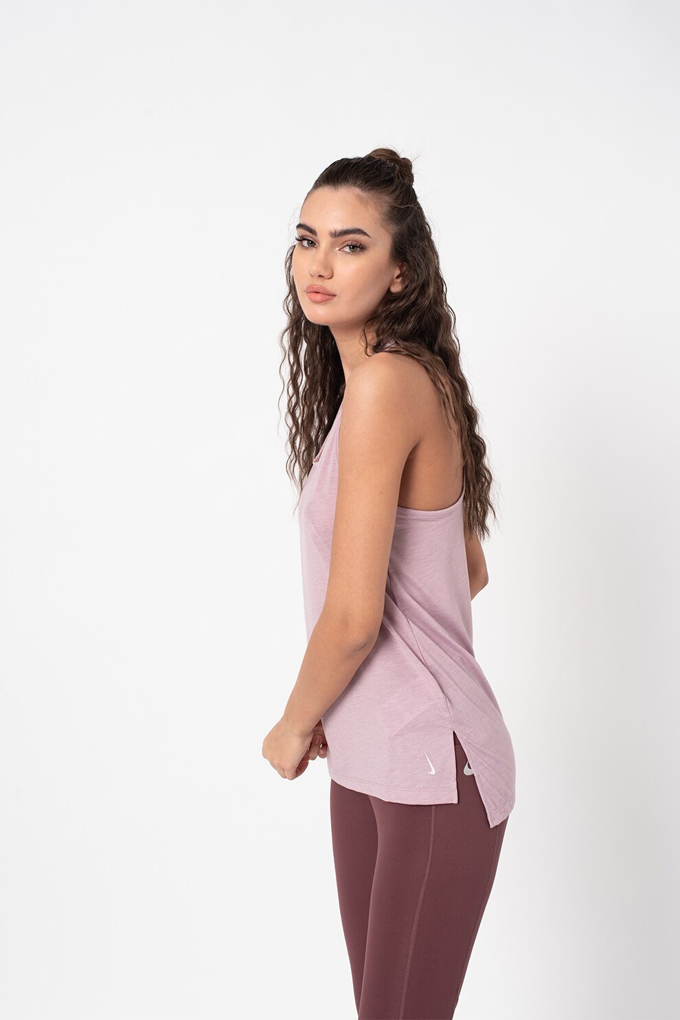 Nike, Top cu tehnologie Dri-Fit si spate decupat, pentru yoga Layer, Lila prafuit