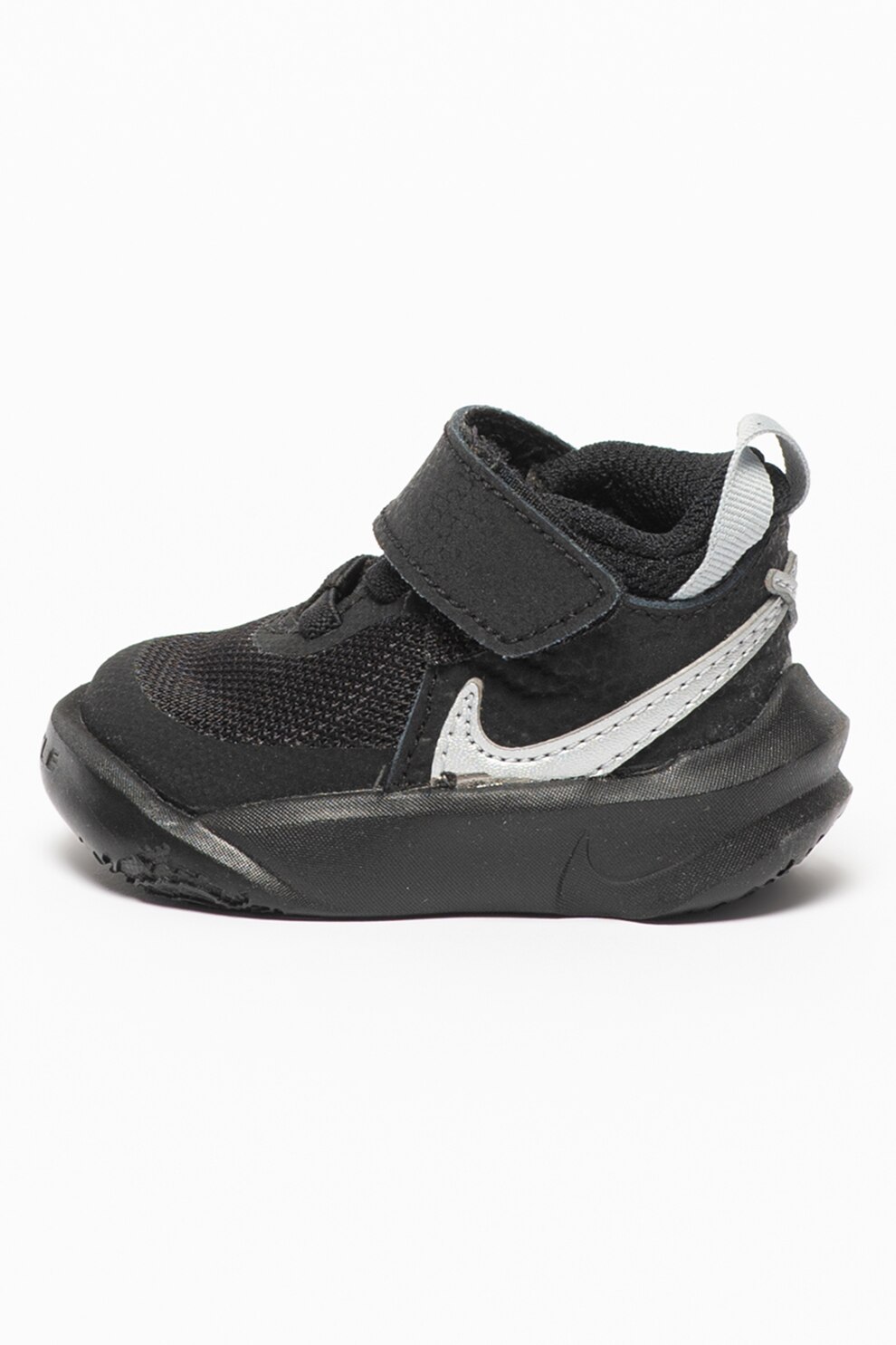 Nike, Pantofi sport din plasa cu garnituri din piele intoarsa Team Hustle, Negru/Gri