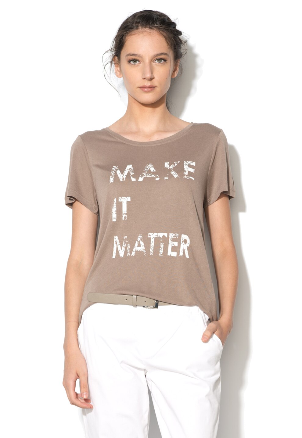 kaffe Tricou maro taupe cu imprimeu text Matter L