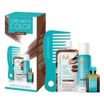 Moroccanoil Care Meets Color Cocoa: Masca de par nuantatoare, 30 ml + Ulei de par tratament Original, 15ml + Sampon uscat Dark, 62ml + Pieptene cu dinti rari pentru aplicarea mastii Moroccanoil Care Meets Color Cocoa: Masca de par nuantatoare, 30 ml + Ulei de par tratament Original, 15ml + Sampon uscat Dark, 62ml + Pieptene cu dinti rari pentru aplicarea mastii