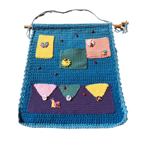 Suvenir crosetat pentru copii in forma de organizator auto