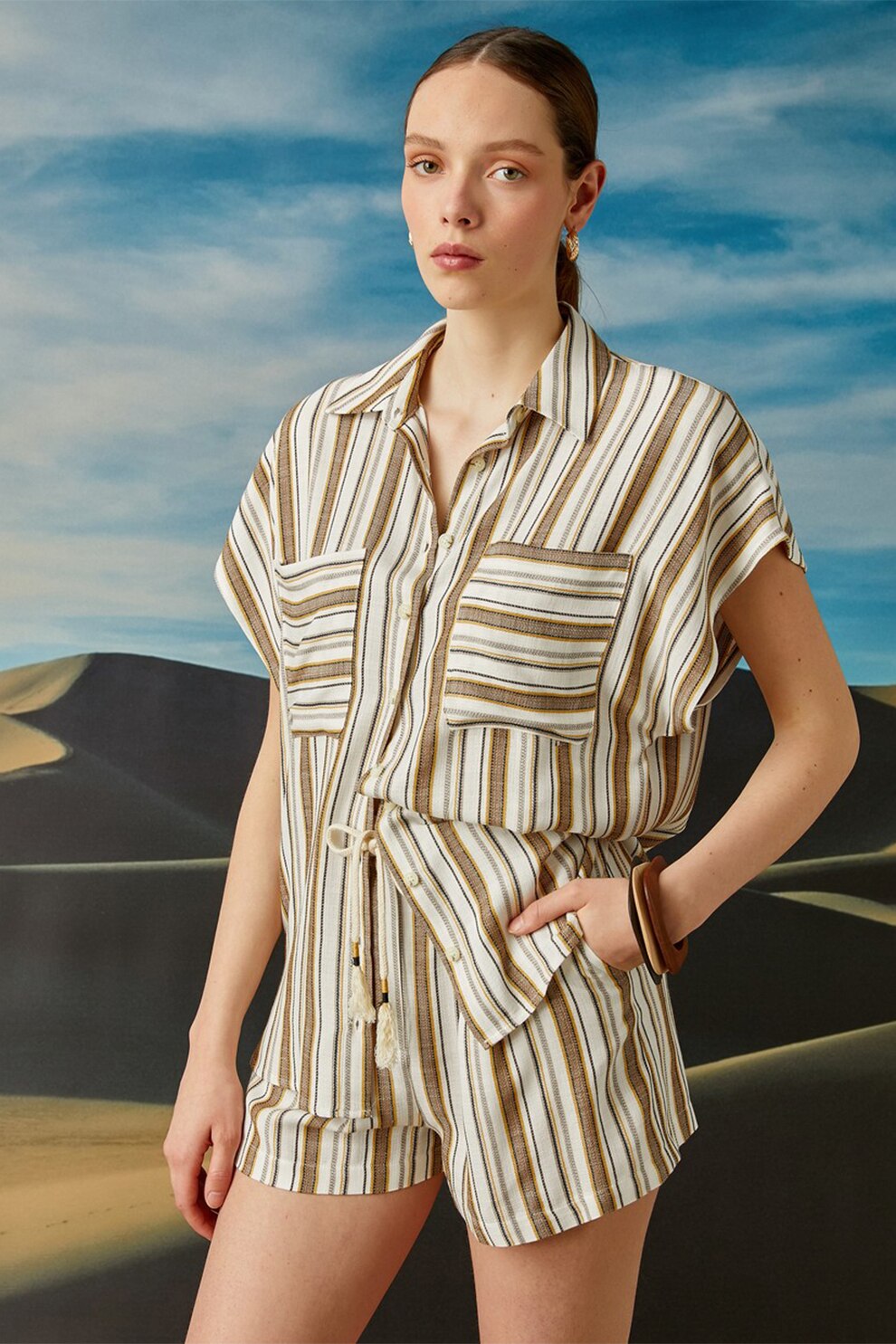 KOTON, Pantaloni scurti cu talie inalta si model in dungi, Bej/Maro