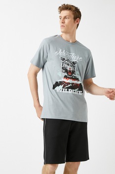 KOTON, Tricou de bumbac cu imprimeu grafic, Gri cenusa/Negru/Alb KOTON, Tricou de bumbac cu imprimeu grafic, Gri cenusa/Negru/Alb