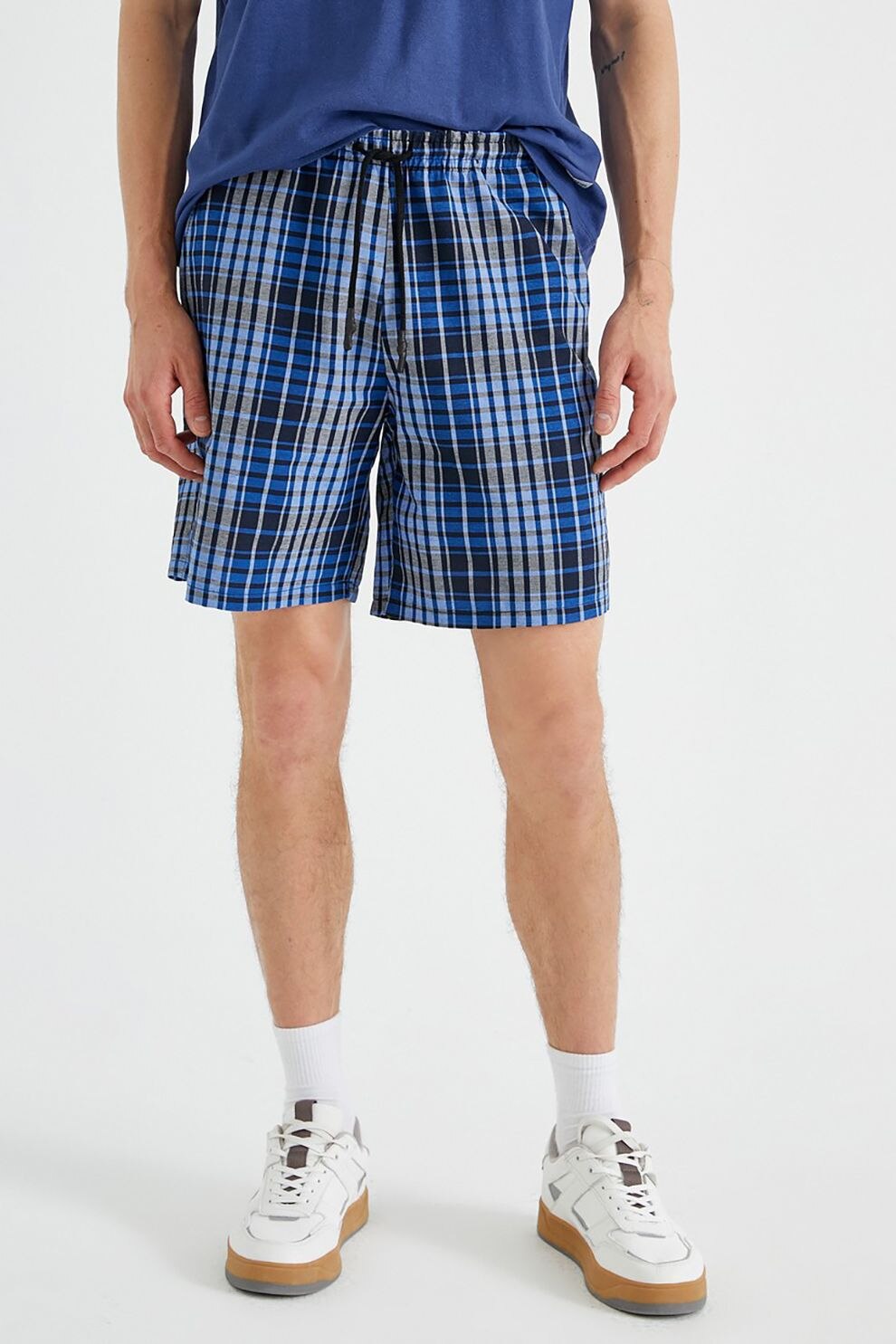 KOTON, Pantaloni scurti cu imprimeu si snur de ajustare, Albastru/Alb/Negru