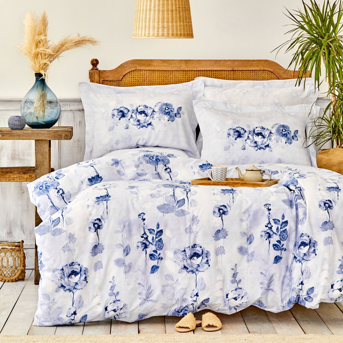 Lenjerie de pat pentru 2 persoane Karaca Home, Bumbac/Satin, 4 piese, 200 cm x 220 cm, Alb/Albastru