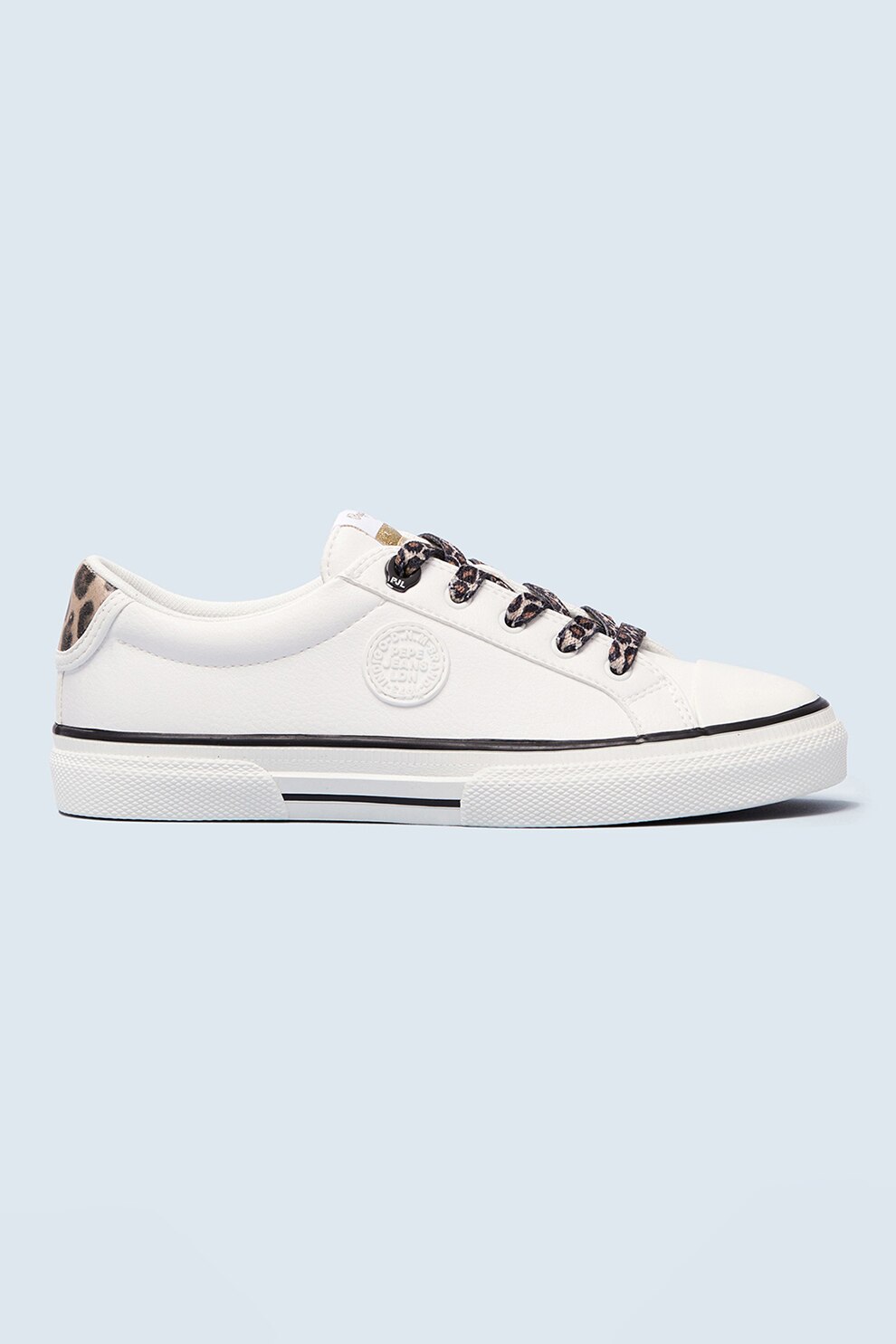 Pepe Jeans London, Pantofi sport din piele ecologica cu sireturi animal print, Alb/Maro/Negru