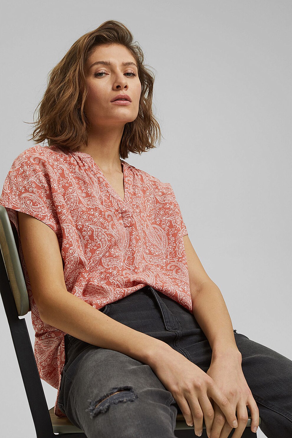 Esprit, Bluza lejera cu maneci scurte si model paisley, Ocru/Alb