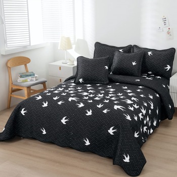 Set cuvertura matlasata si 4 fete de perna, 220 x 240 cm, pat dublu, Casa de Vis, B008 Set cuvertura matlasata si 4 fete de perna, 220 x 240 cm, pat dublu, Casa de Vis, B008