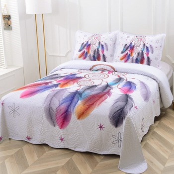 Set cuvertura matlasata si 2 fete de perna, 220 x 240 cm, pat dublu, Casa de Vis, A015 Set cuvertura matlasata si 2 fete de perna, 220 x 240 cm, pat dublu, Casa de Vis, A015