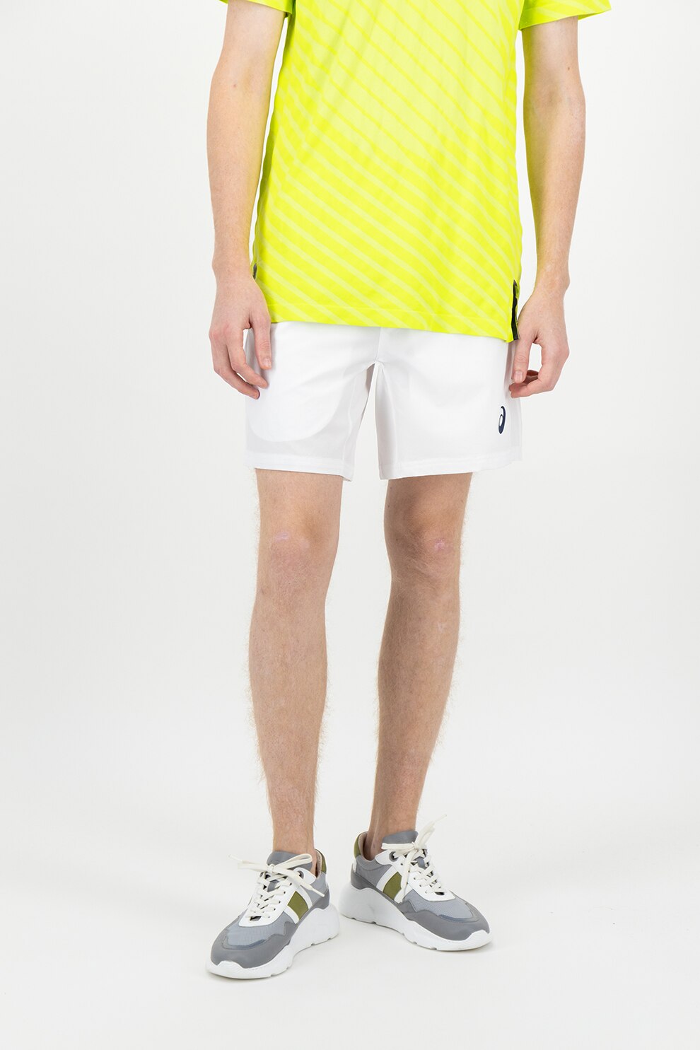 Asics, Pantaloni scurti cu buzunare laterale pentru fitness, Alb