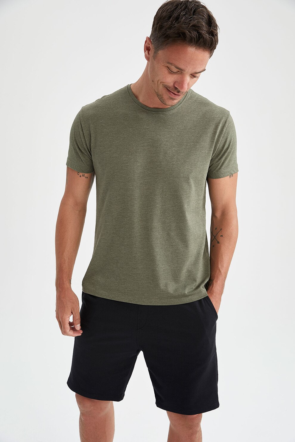 DeFacto, Set de tricou si pantaloni scurti regular fit, Kaki