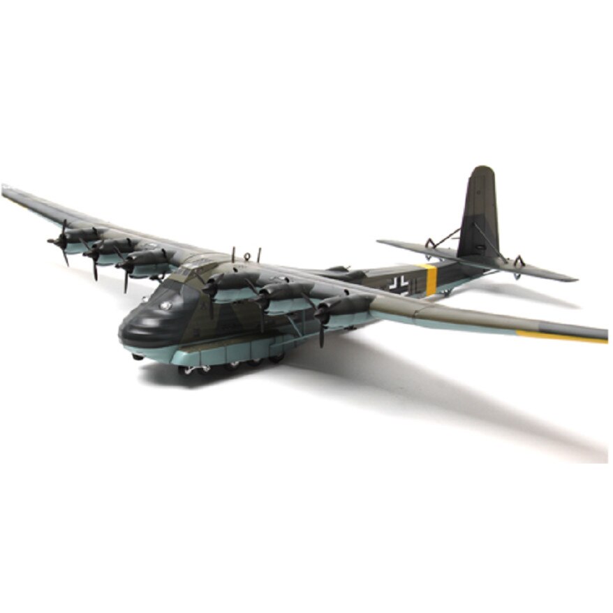 Modellino Great Wall Hobby 1/144 &ndash; Messerschmitt Me 323 E-2 Gigant Con Sd.Kfz. 25