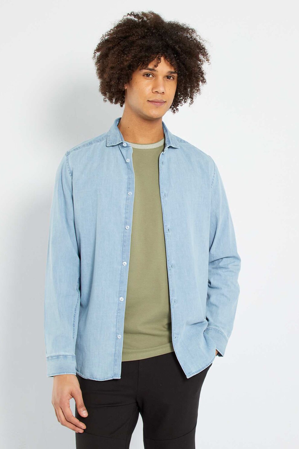 KIABI, Camasa slim fit de chambray, Albastru deschis