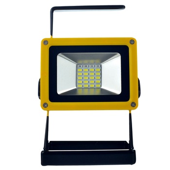 Proiector LED Portabil 30W Si 2400 Lumeni Cu Acumulator Si Suport, galben/negru Proiector LED Portabil 30W Si 2400 Lumeni Cu Acumulator Si Suport, galben/negru