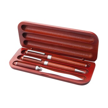 Set pix, stilou si deschizator de plic in cutie din lemn de trandafir, laveta Piksel inclusa Set pix, stilou si deschizator de plic in cutie din lemn de trandafir, laveta Piksel inclusa