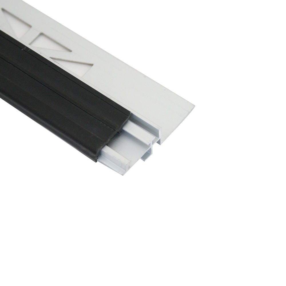 PTIL485.81/16-Protectie trepte LINECO din aluminiu eloxat cu insertie argintiu satinat/negru, 2,5 m