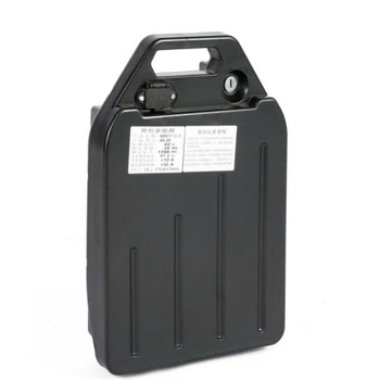 Baterie Acumulator PREMIUM Scuter Trotineta Electrica pe Li-ion 67V, 12 AH, compatibil cu biciclete Smartbalance, Citycoco, Harley, maner detasabil si cheie Baterie Acumulator PREMIUM Scuter Trotineta Electrica pe Li-ion 67V, 12 AH, compatibil cu biciclete Smartbalance, Citycoco, Harley, maner detasabil si cheie