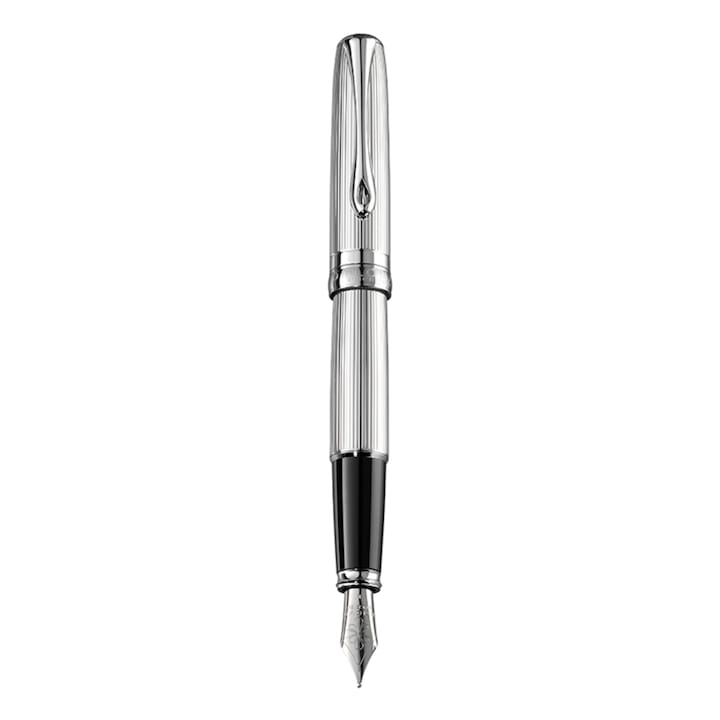 Diplomat Excellence A2-es toll, M hegyes, rozsdamentes acélból - Guilloche Chrome