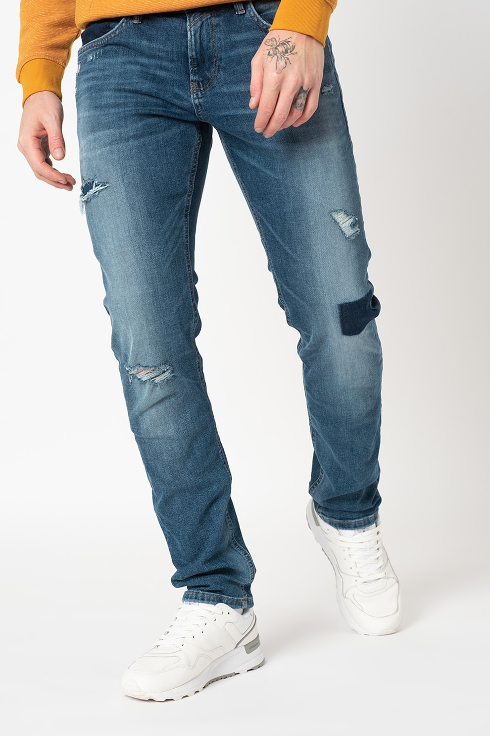 Tom Tailor, Blugi slim fit cu detalii deteriorate si aspect decolorat, Albastru inchis